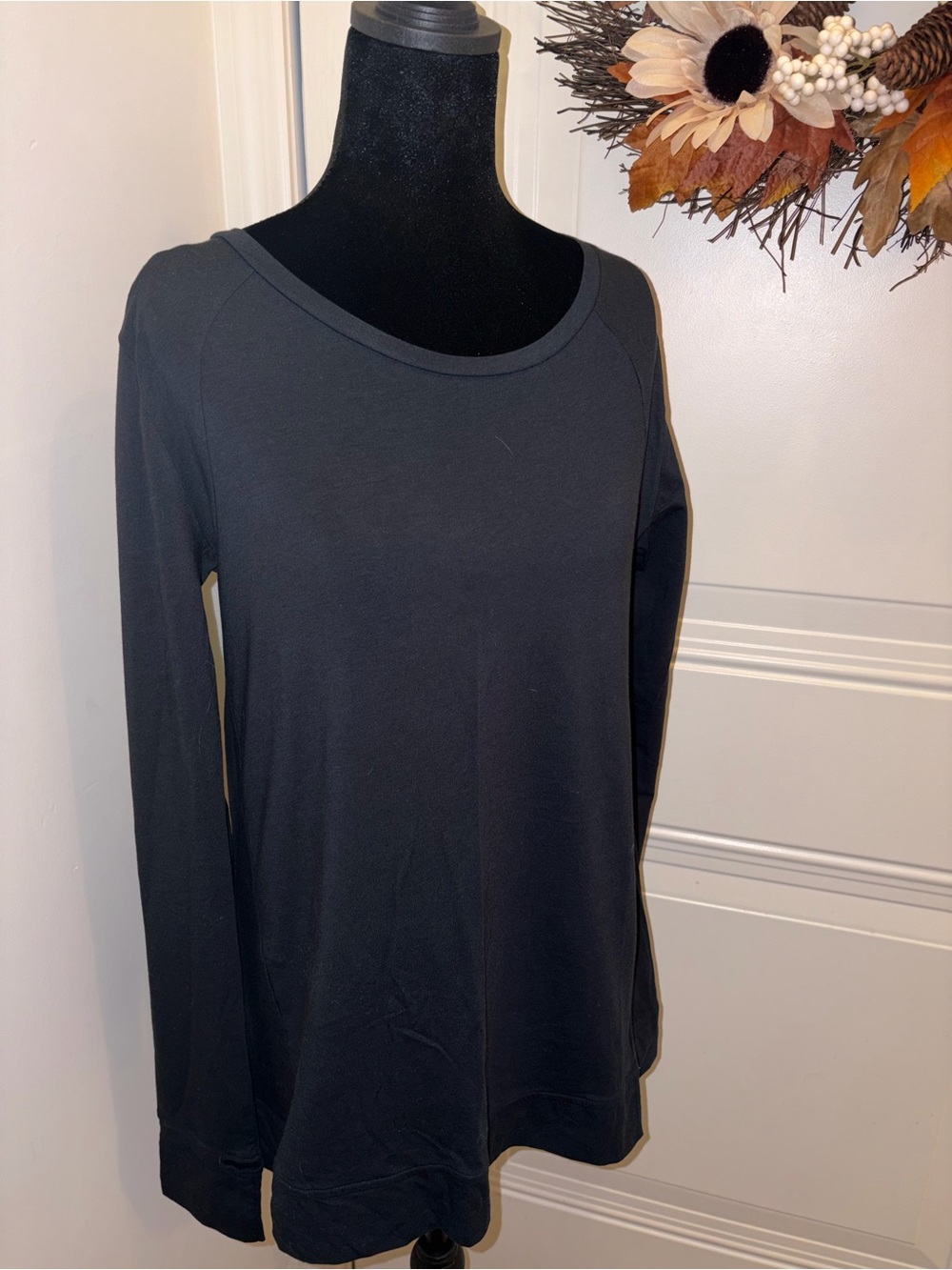 Under Armour Black Long-Sleeve Scoop Neck Tee